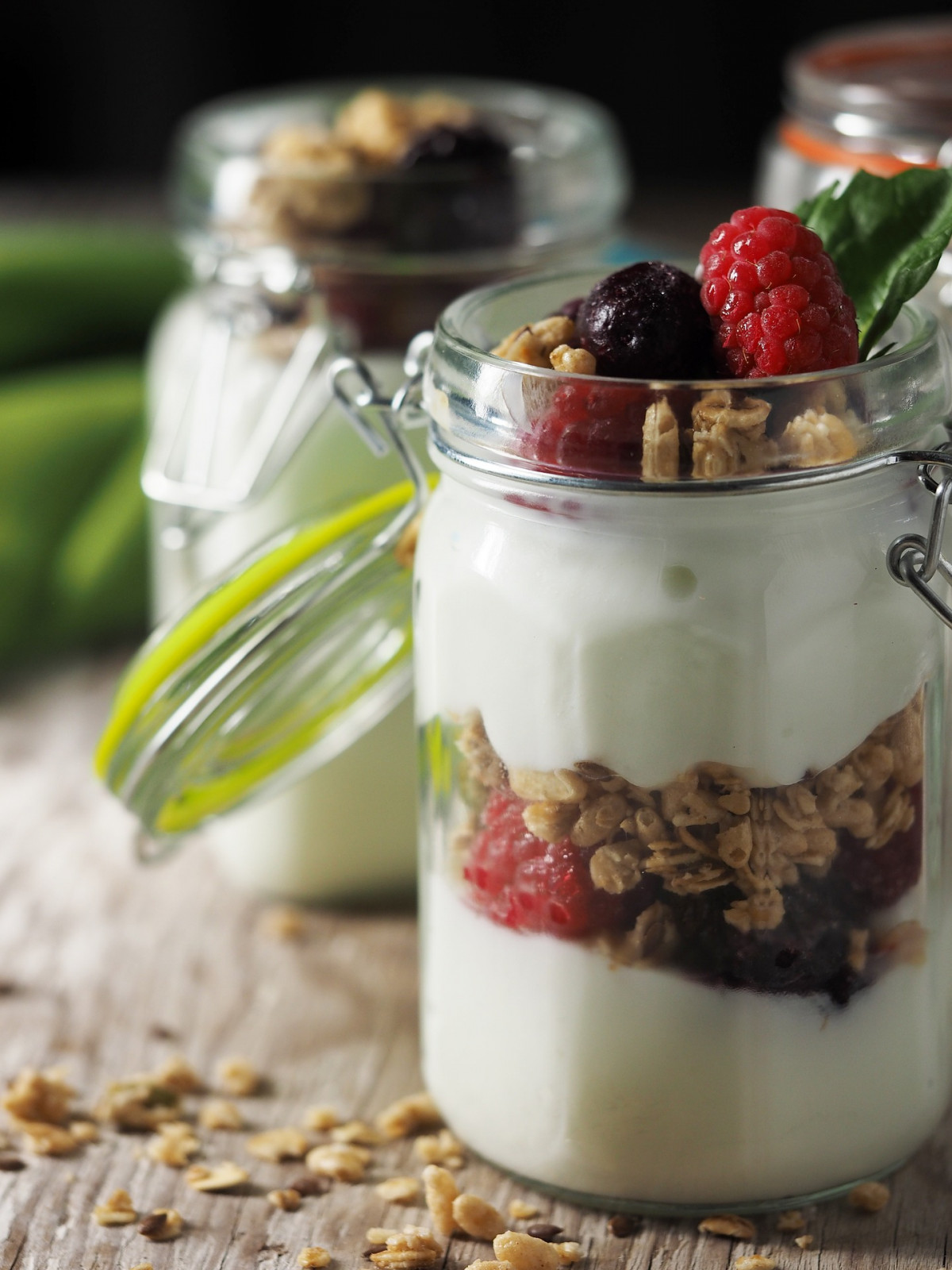 Vanilla Raspberry Yogurt Parfait: A Blissful Blend of Sweet and Tangy