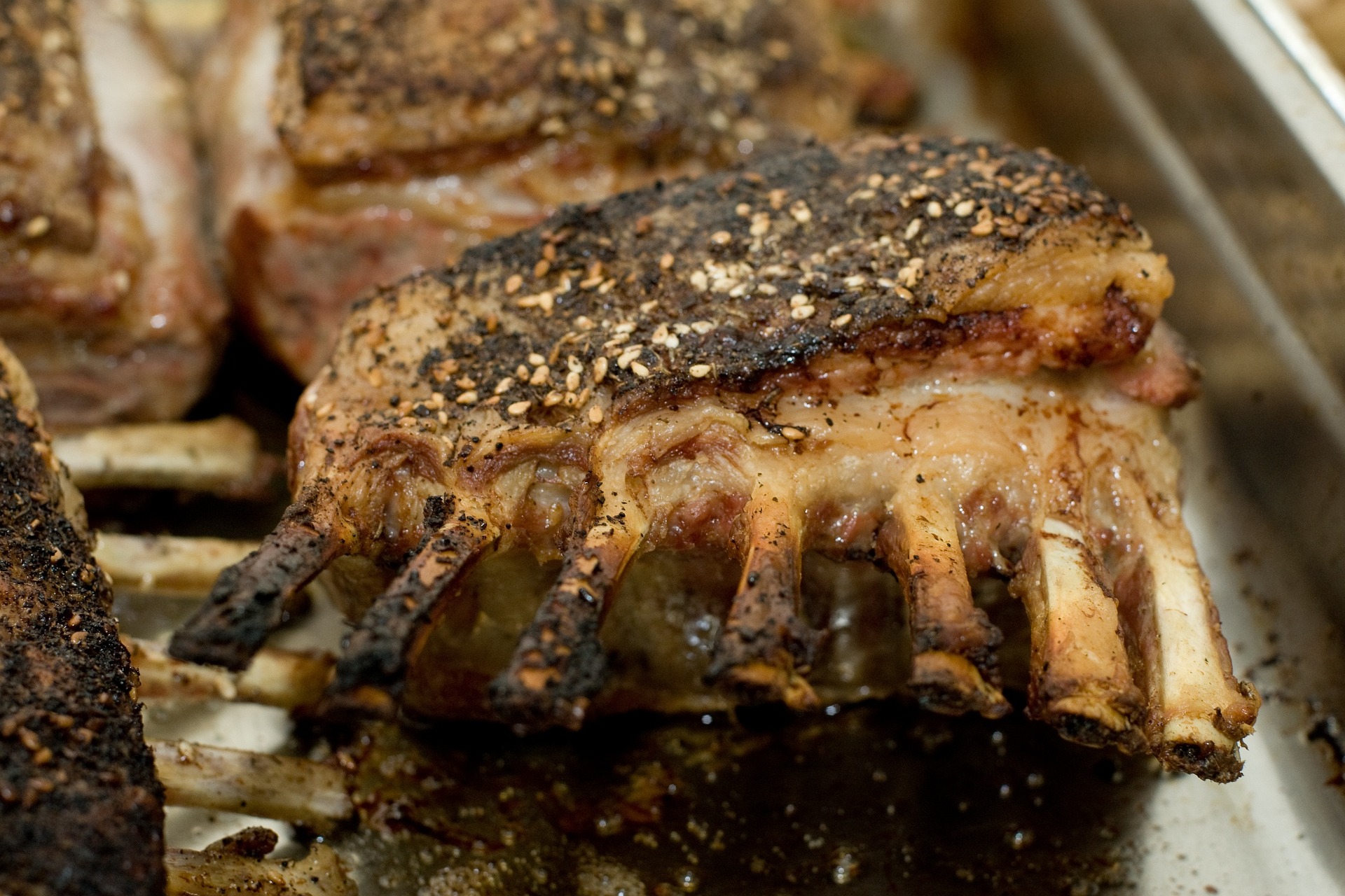 Herb-Crusted Lamb Chops: A Simple Yet Elegant Meal