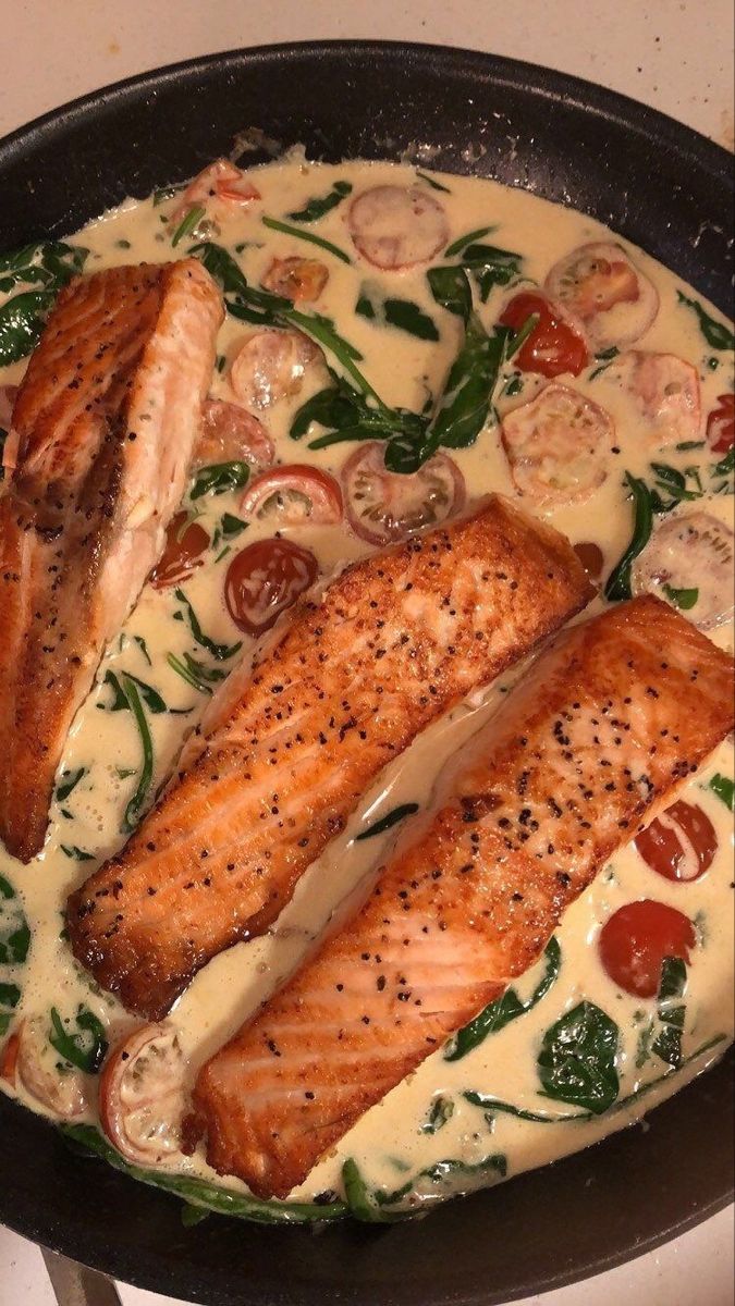 Creamy Garlic Salmon & Sundried Tomato Basil