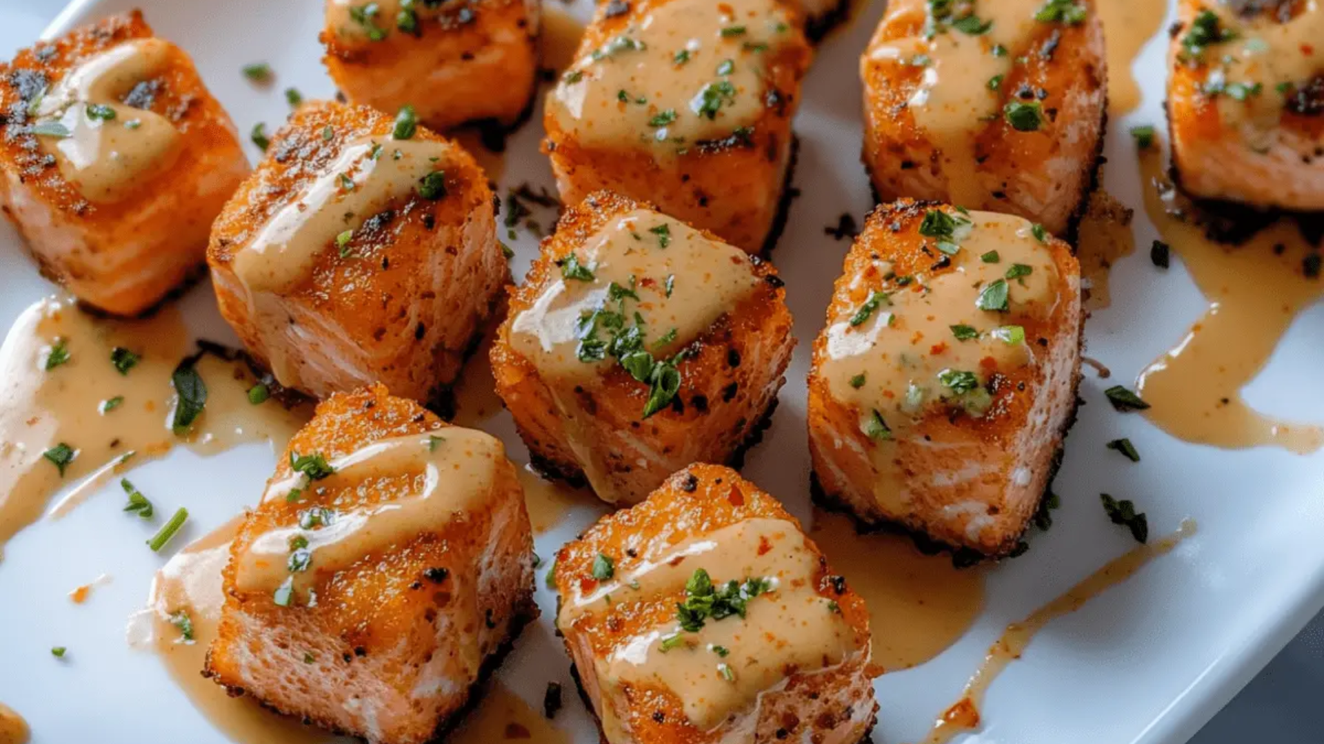 Low Carb Bang Bang Salmon Bites