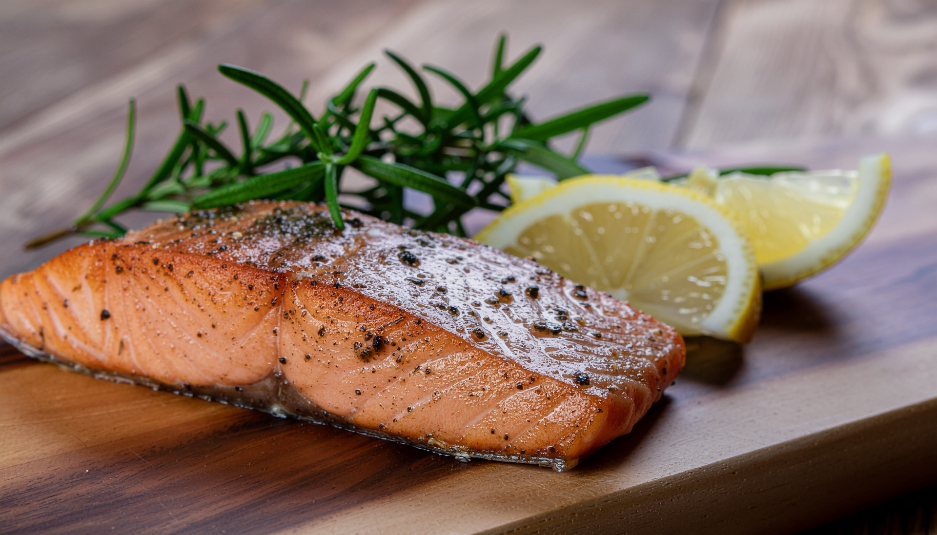 Salmon With Lemon-Herb Marinade