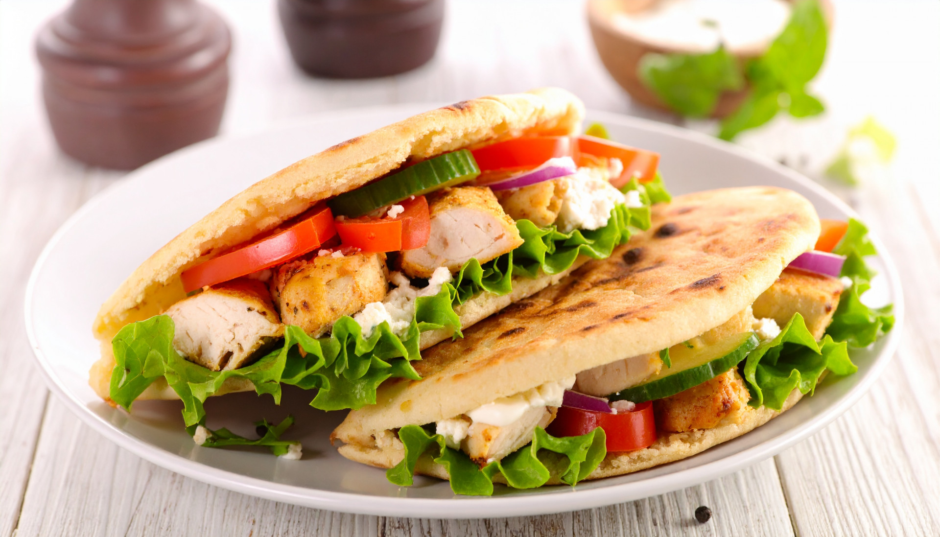 Greek Chicken Pita Pockets