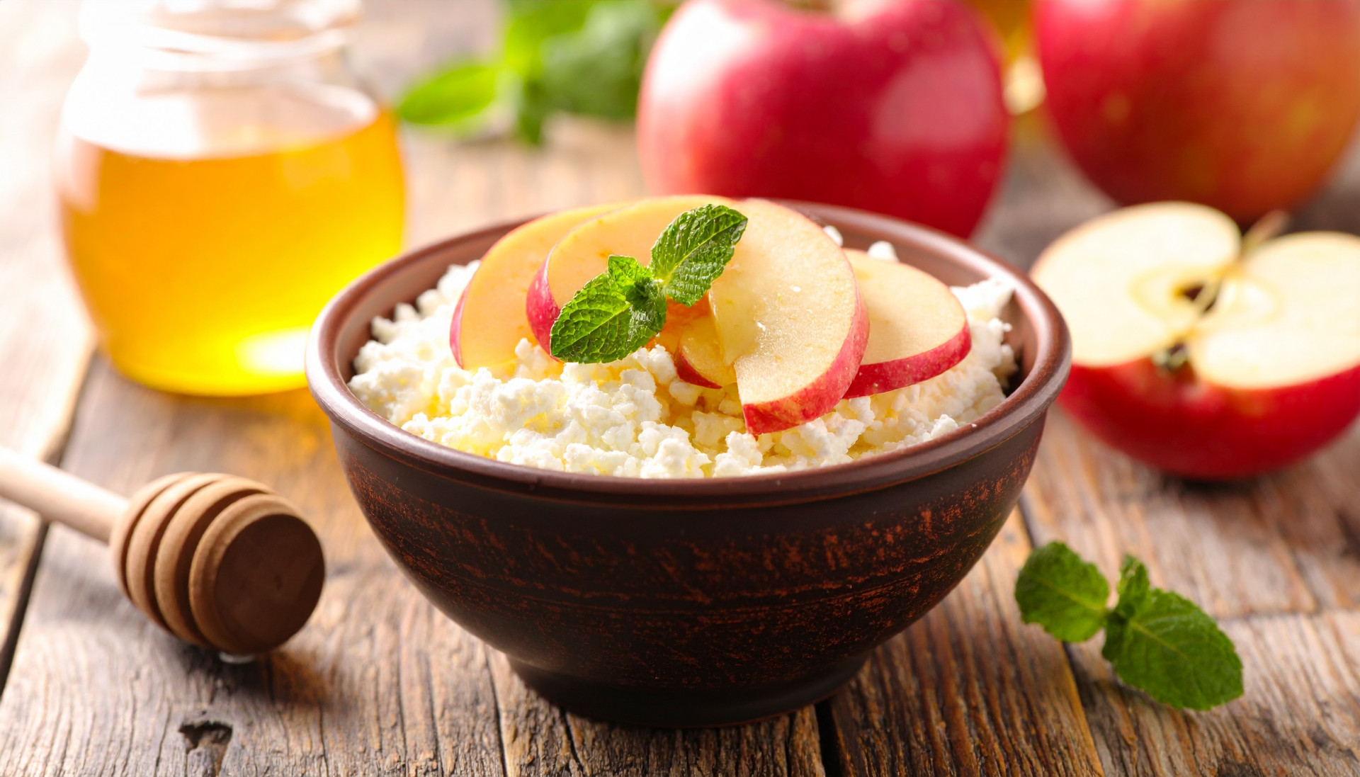 Cottage Cheese Apple Bowl