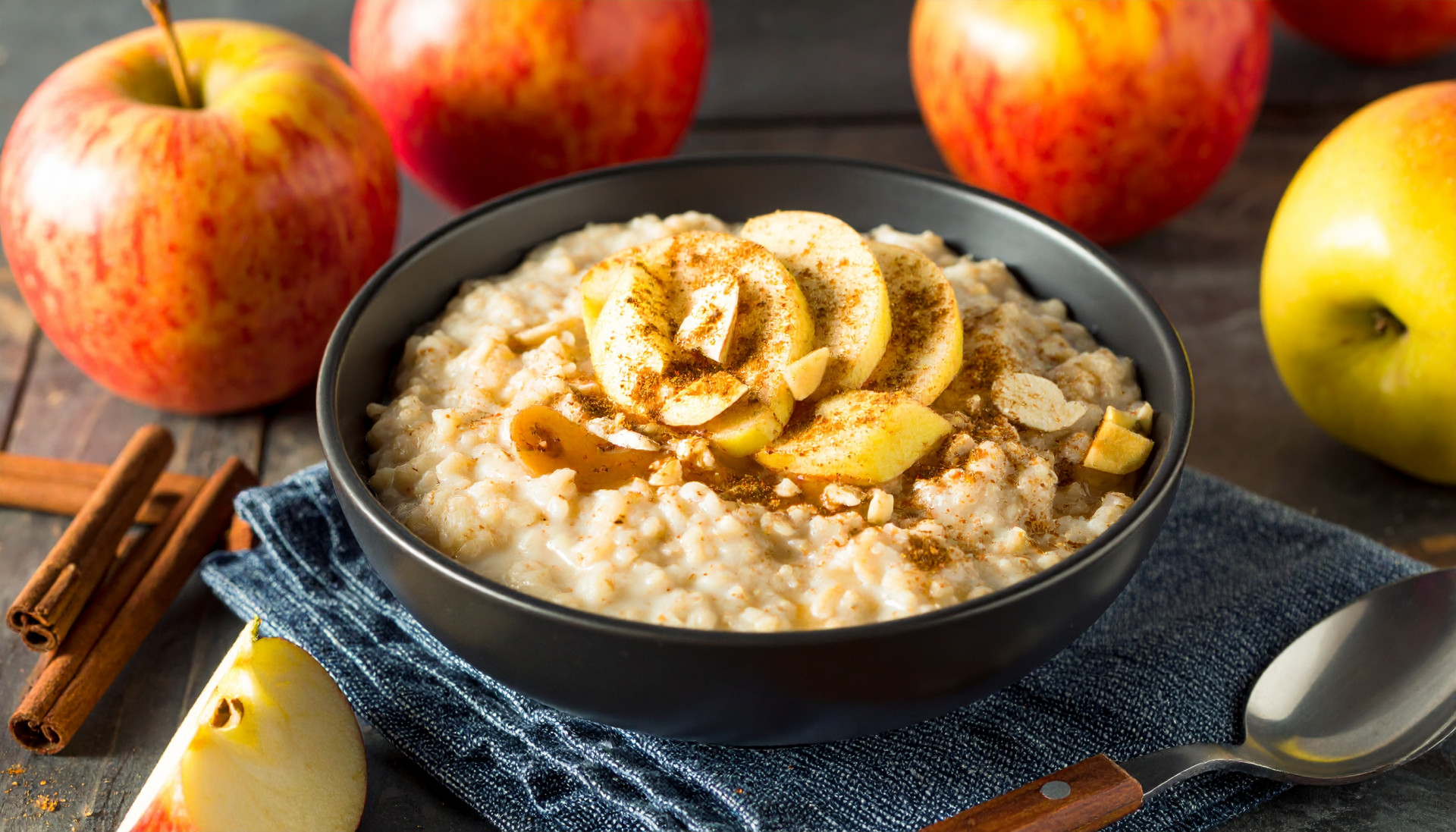 Warm Cinnamon Apple Oats