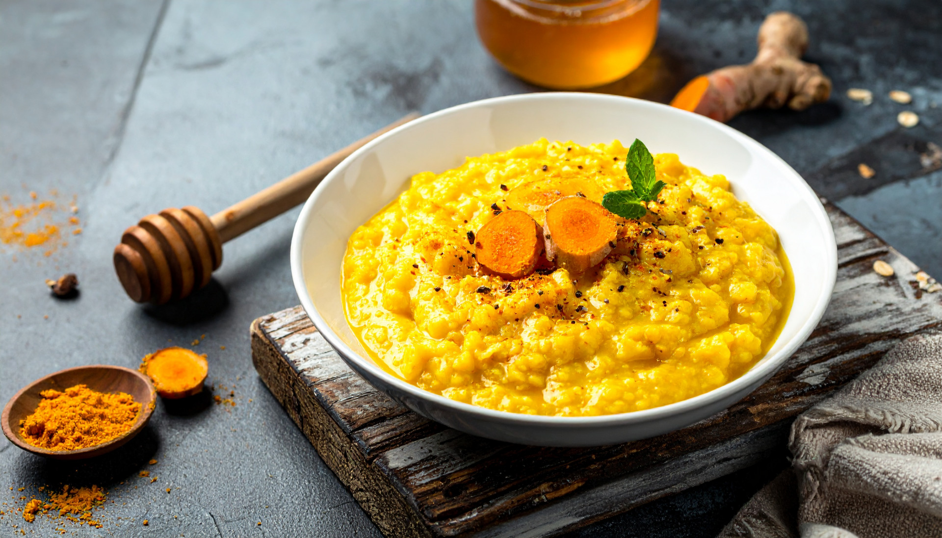 Golden Turmeric Honey Oats