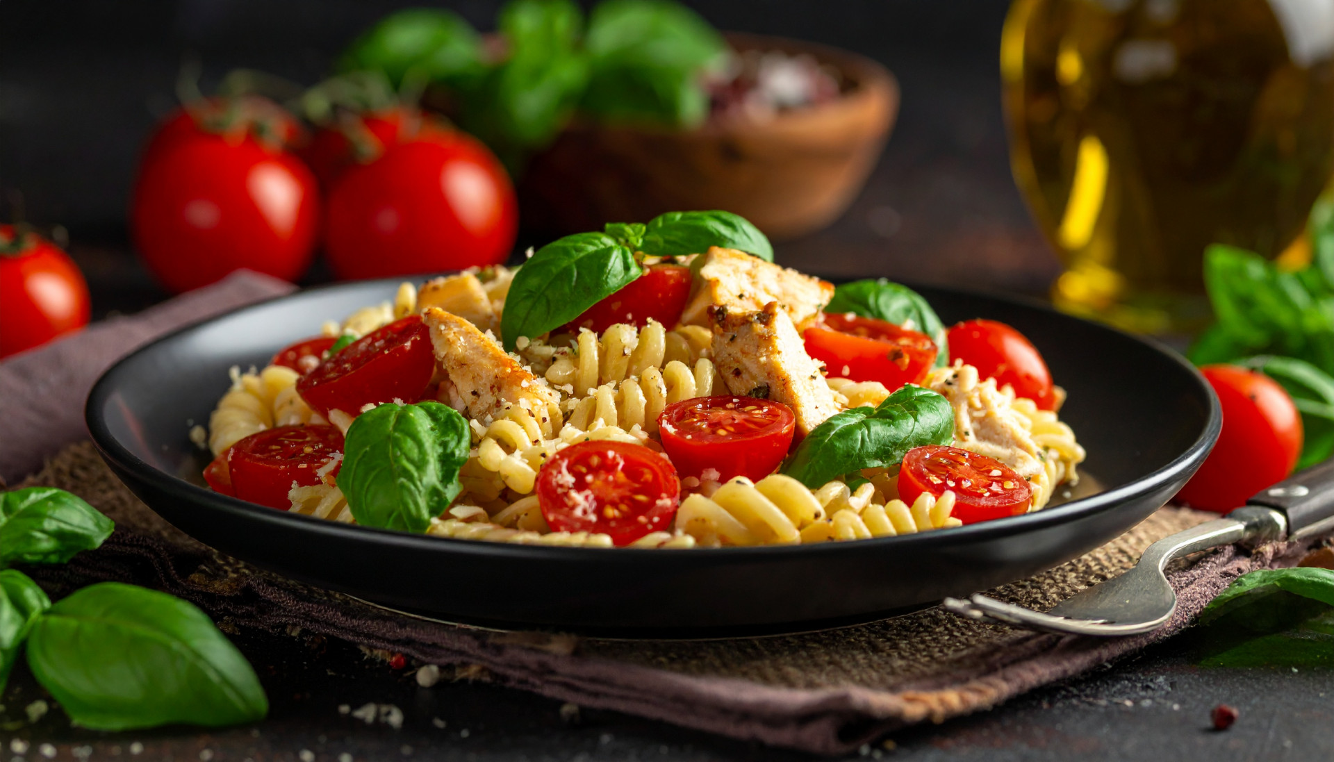 Caprese Chicken Pasta Salad