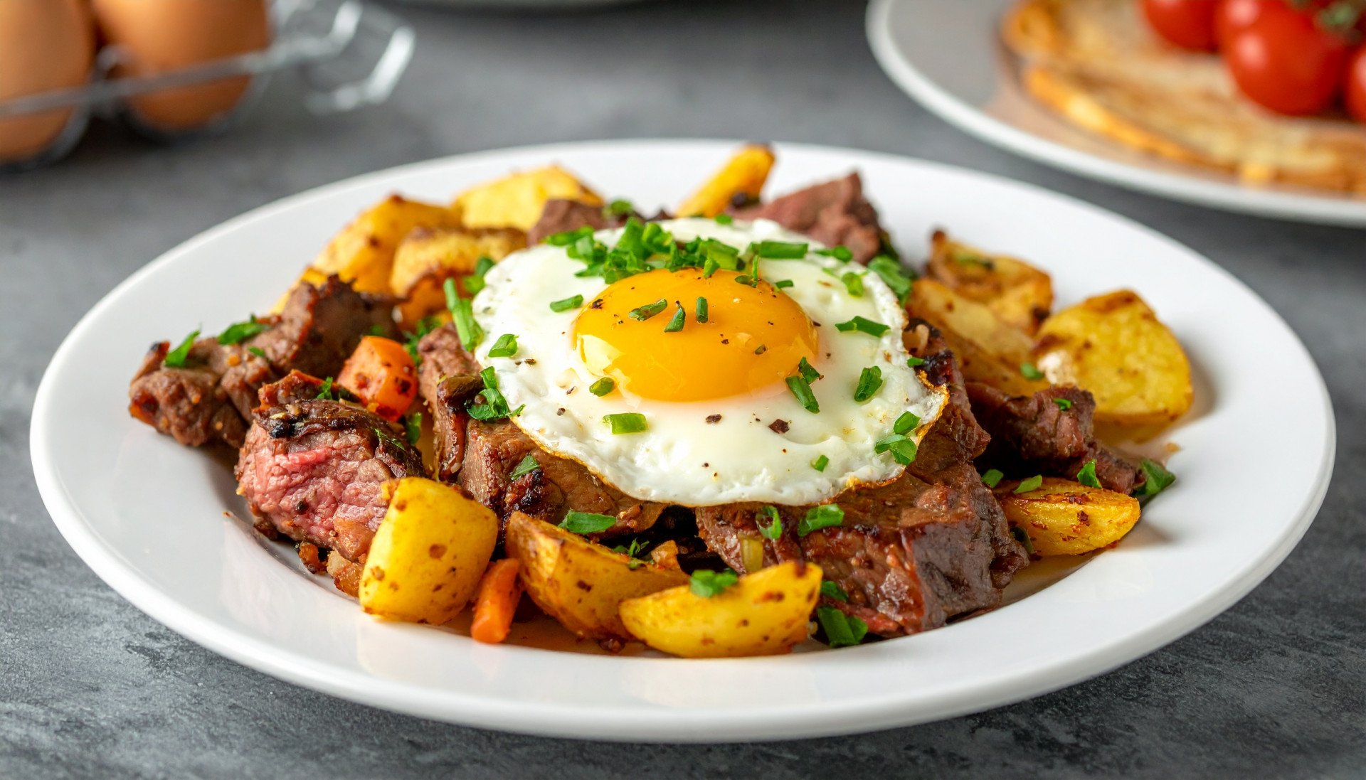 Steak, Egg & Crispy Potato Breakfast Hash