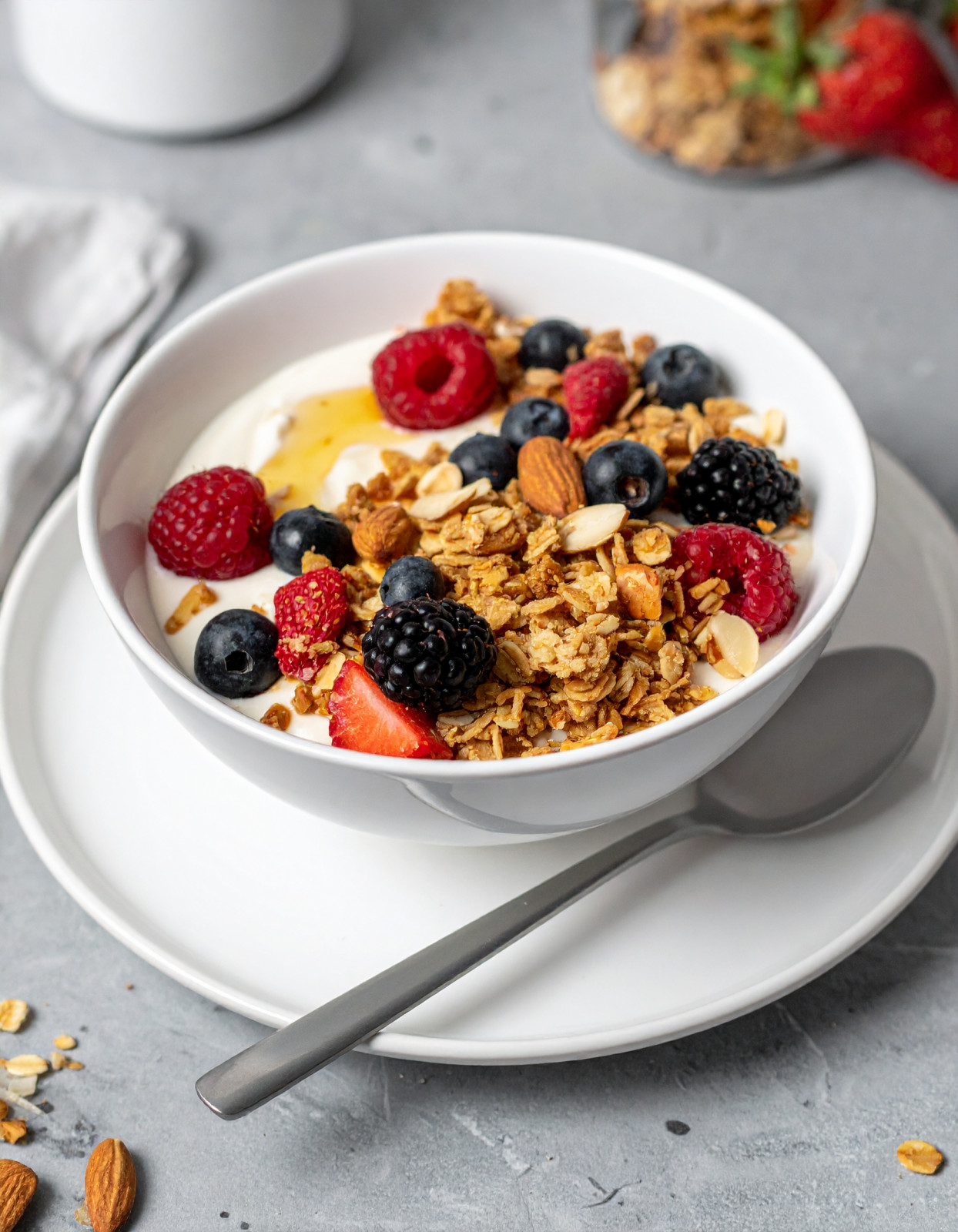 Honey-Vanilla Greek Yogurt Berry Crunch Bowls