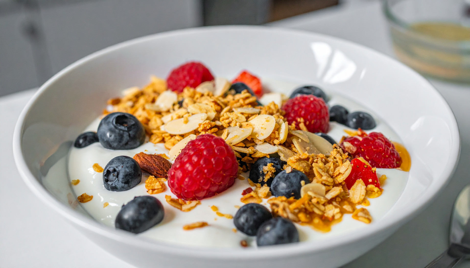 Honey-Vanilla Greek Yogurt Berry Crunch Bowls